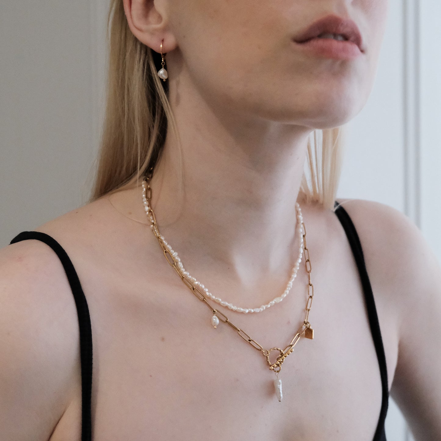 Stella Paper Clip Chain Necklace with Pearls Gold