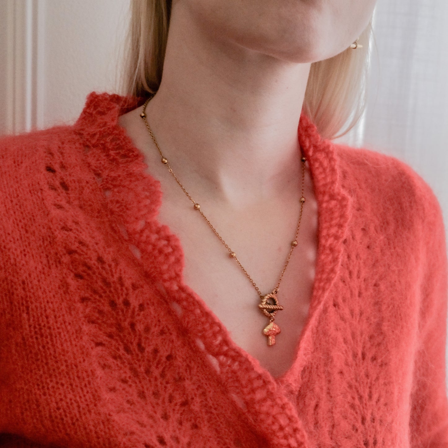 Mushroom Ball Chain Necklace with Toggle&Bar Gold