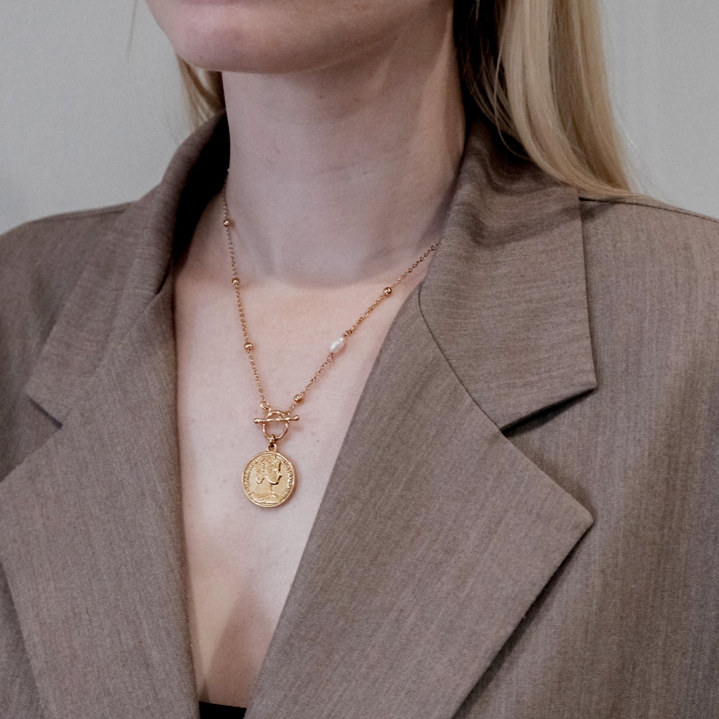 Elizabeth Coin Necklace with a Baroque Pearl Gold