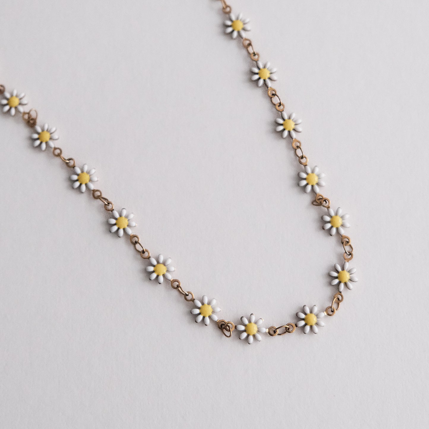 Daisy Necklace Gold