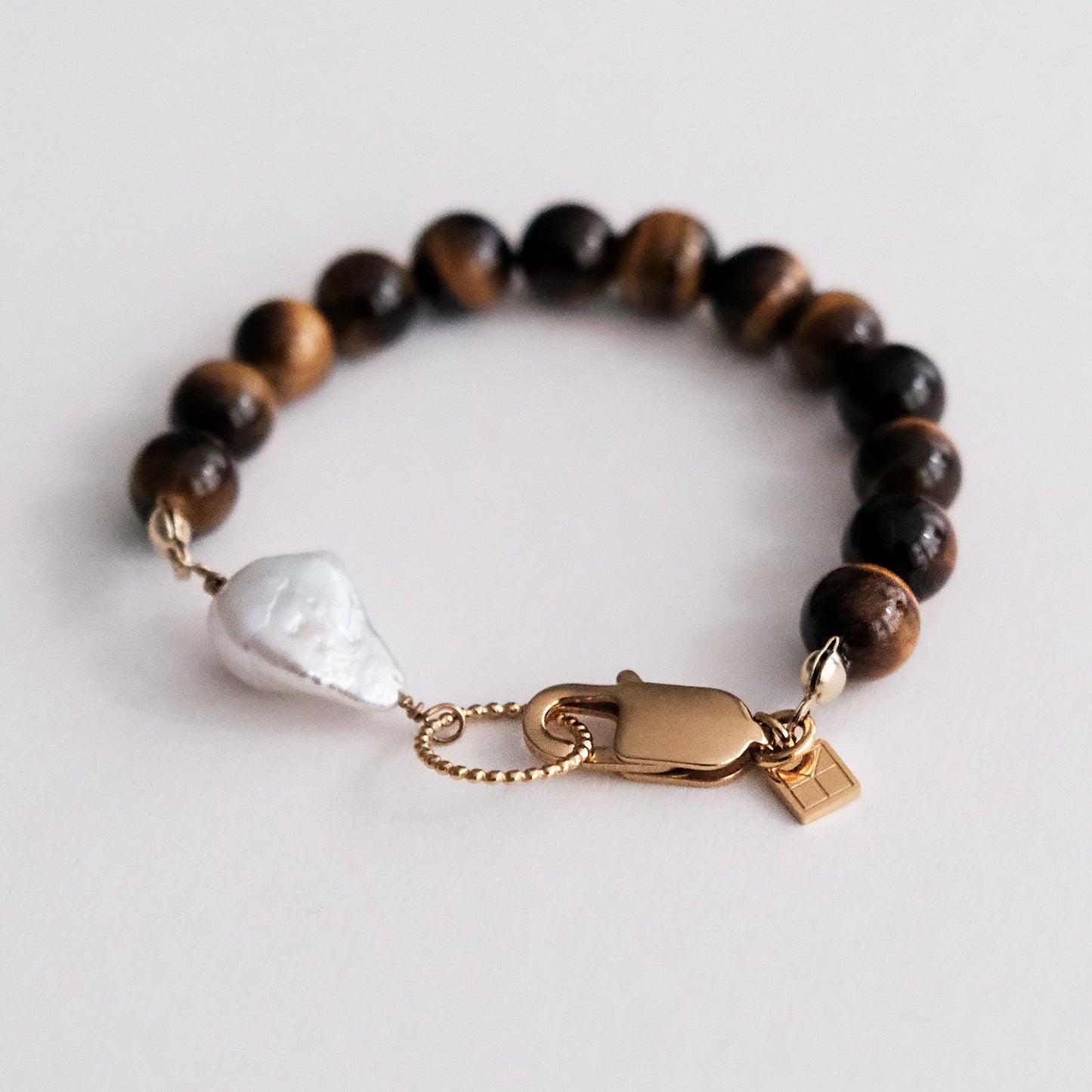 Lara Beaded Tiger Eye Bracelet With A Keshi Pearl Gold