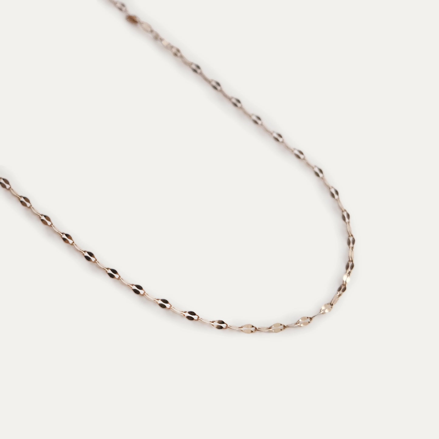 Delicate Lipchain Necklace Gold