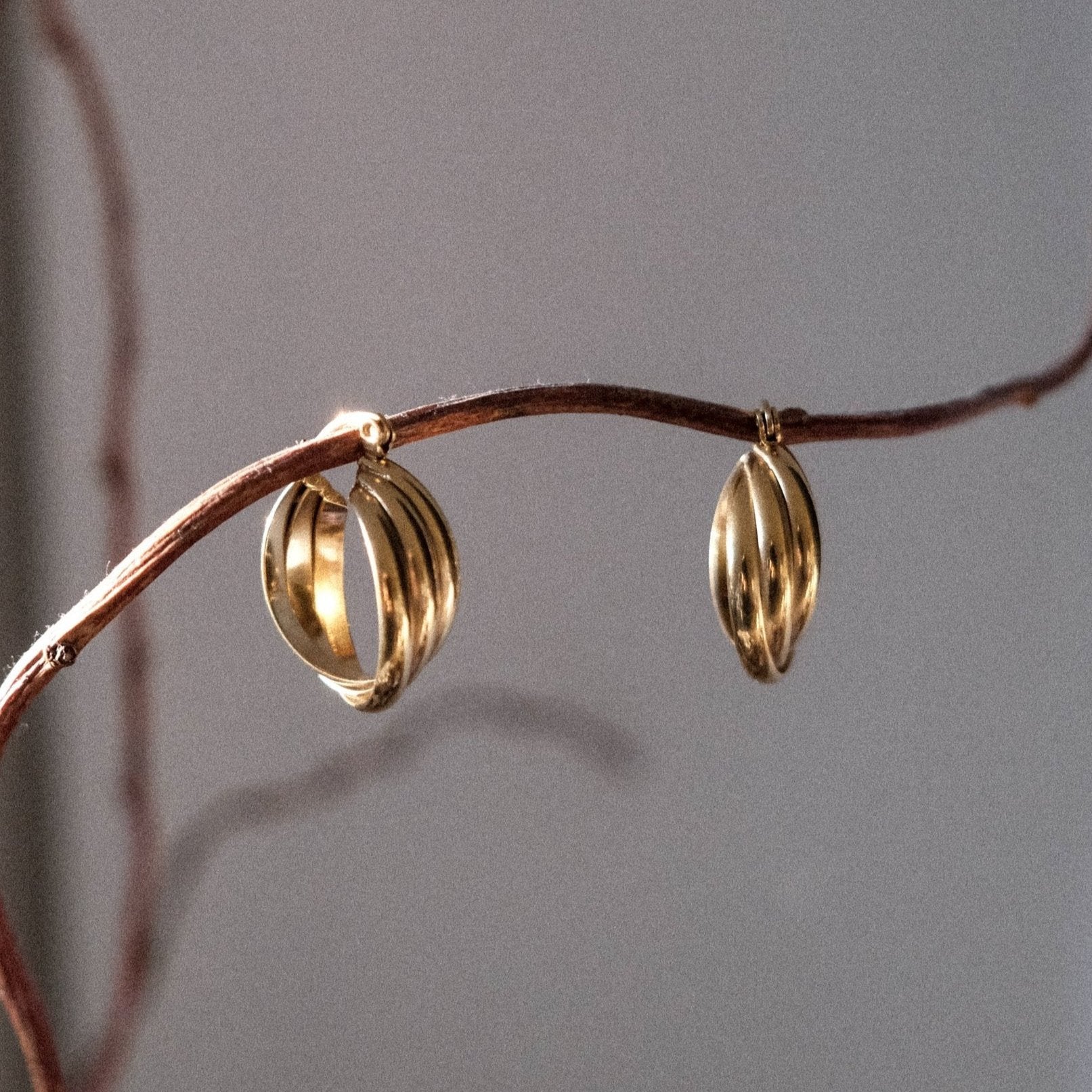 Triple hoop earrings gold