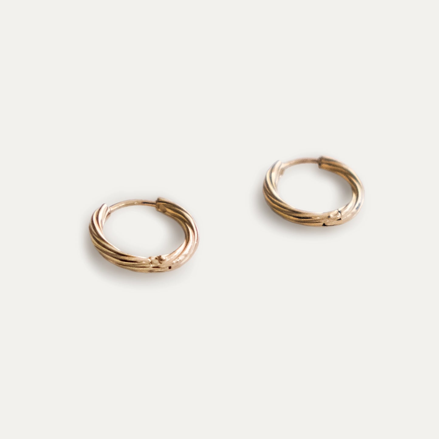 Classic Twist Hoop Earrings Gold