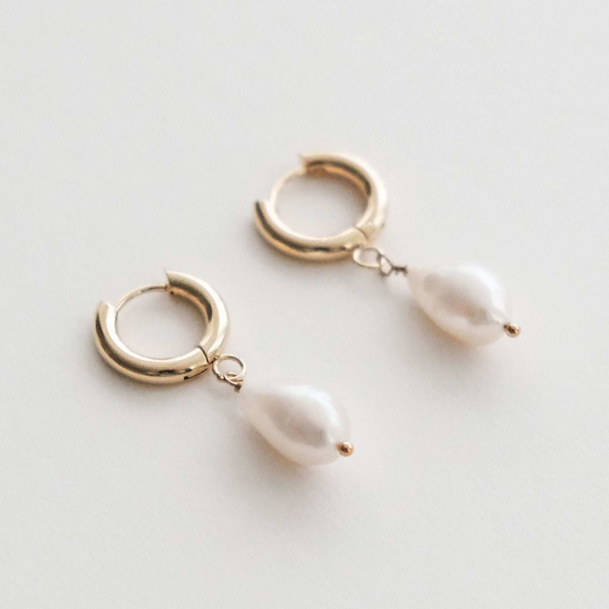 Adella Tear Drop Pearl Hoop Earrings Gold - HYE STUDIO