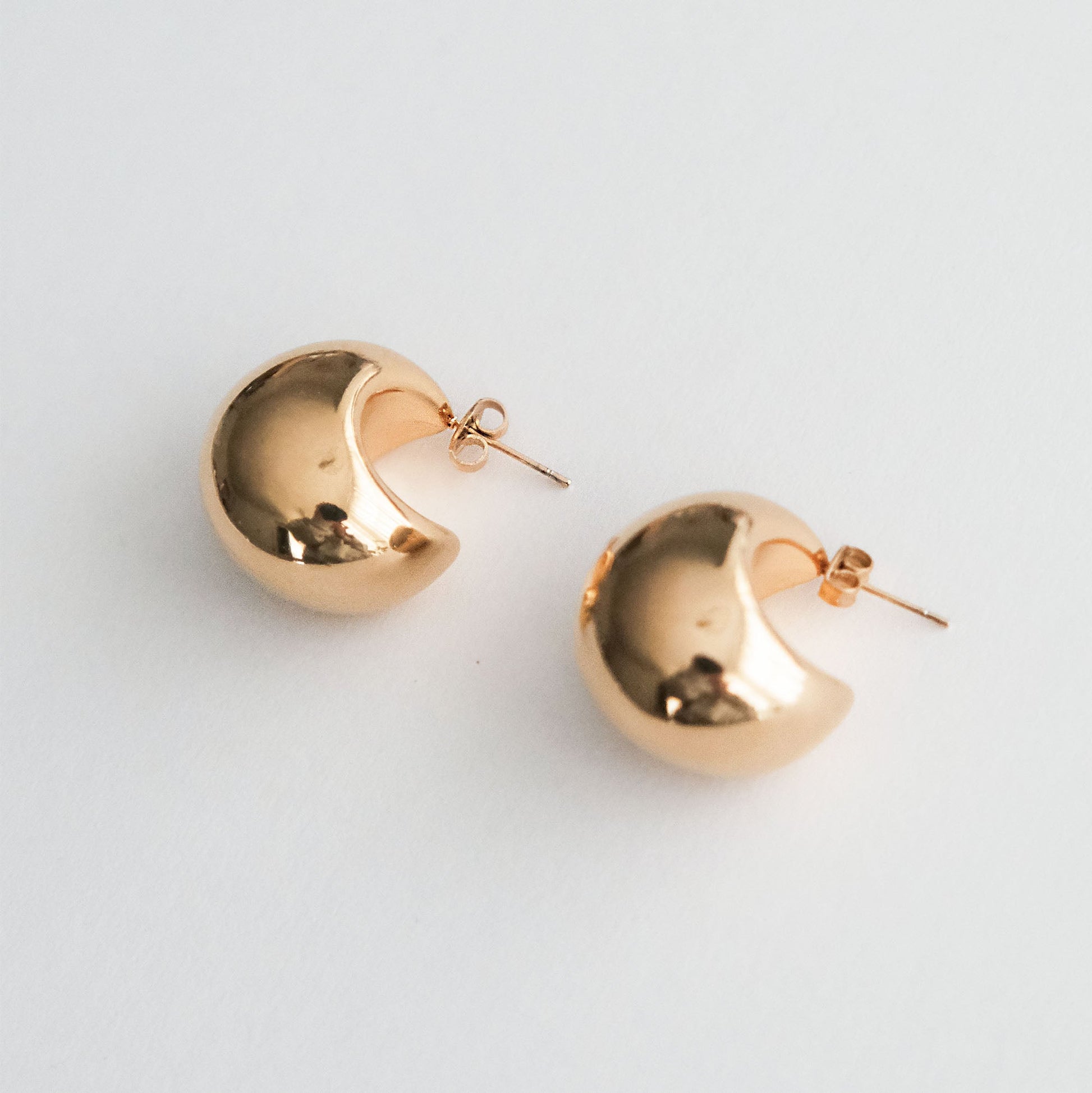 Diana Stud Earrings Gold - HYE STUDIO