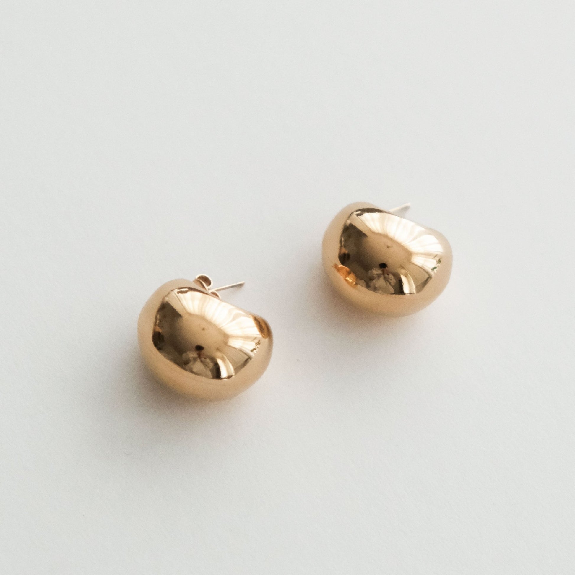 Diana Stud Earrings Gold - HYE STUDIO