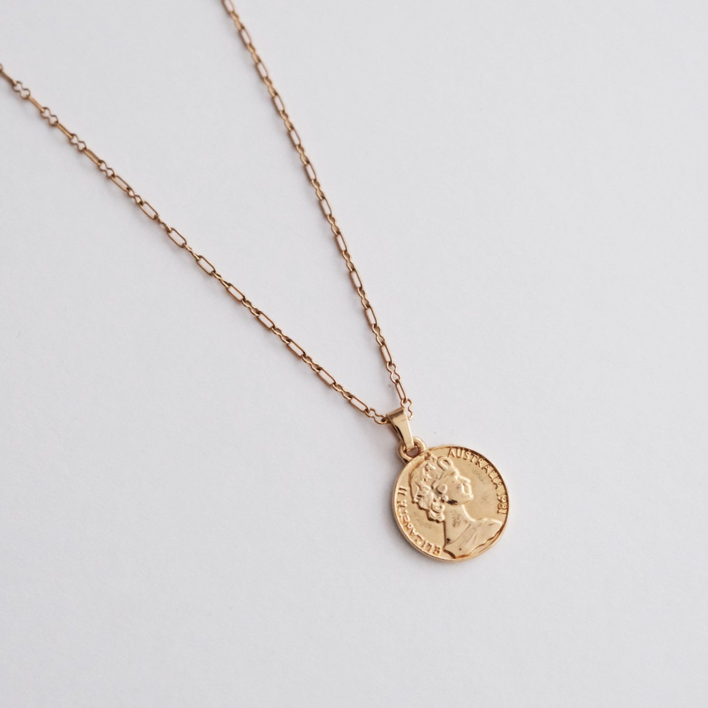 Elizabeth Coin Necklace Gold - HYE STUDIO