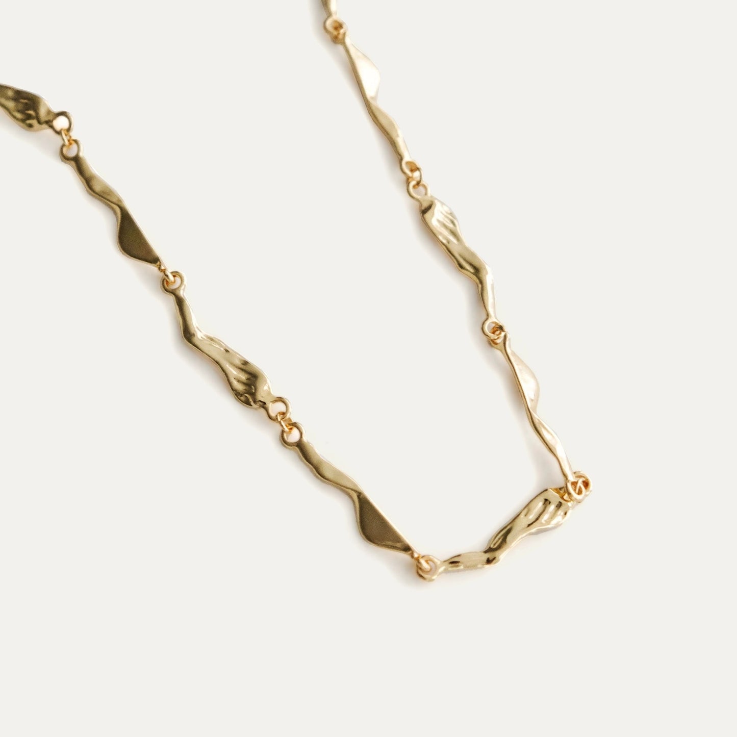 Eva Molten Wave Necklace Gold