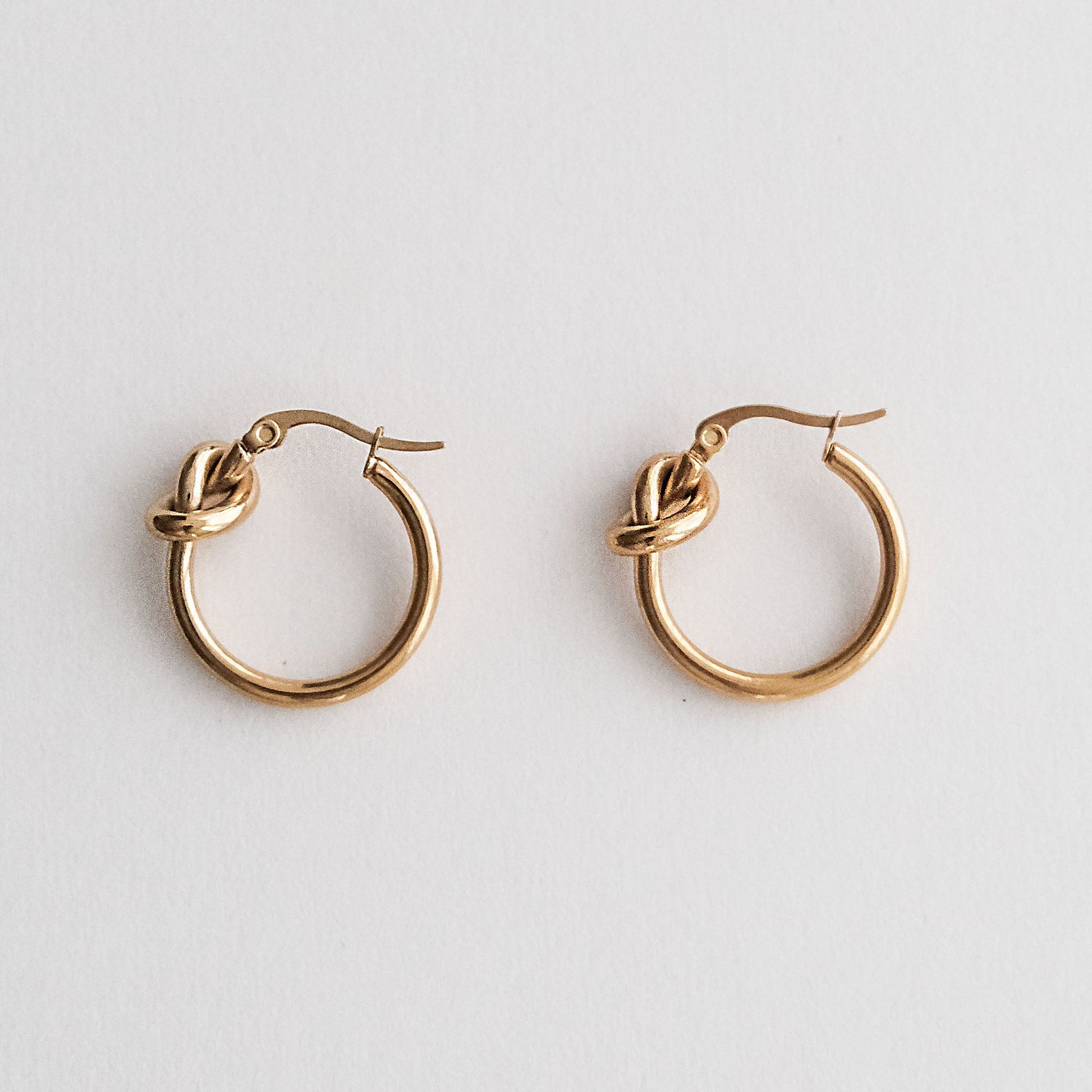 Knot Hoop Earrings Gold - HYE STUDIO