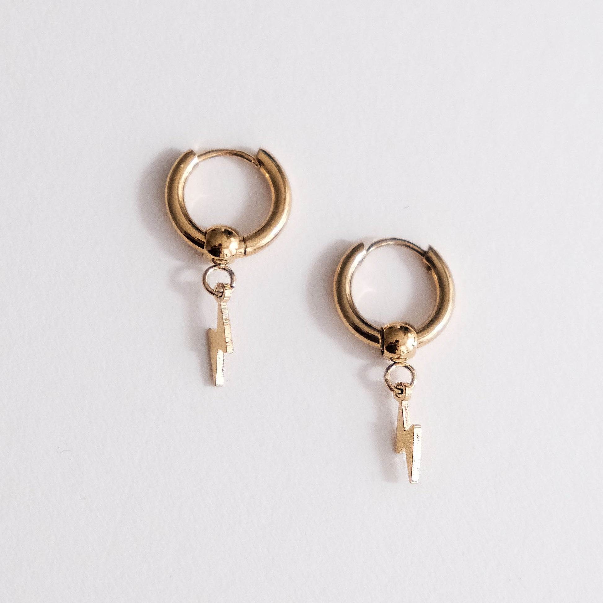 Lighting Bolt Hoop Earrings Gold - HYE STUDIO