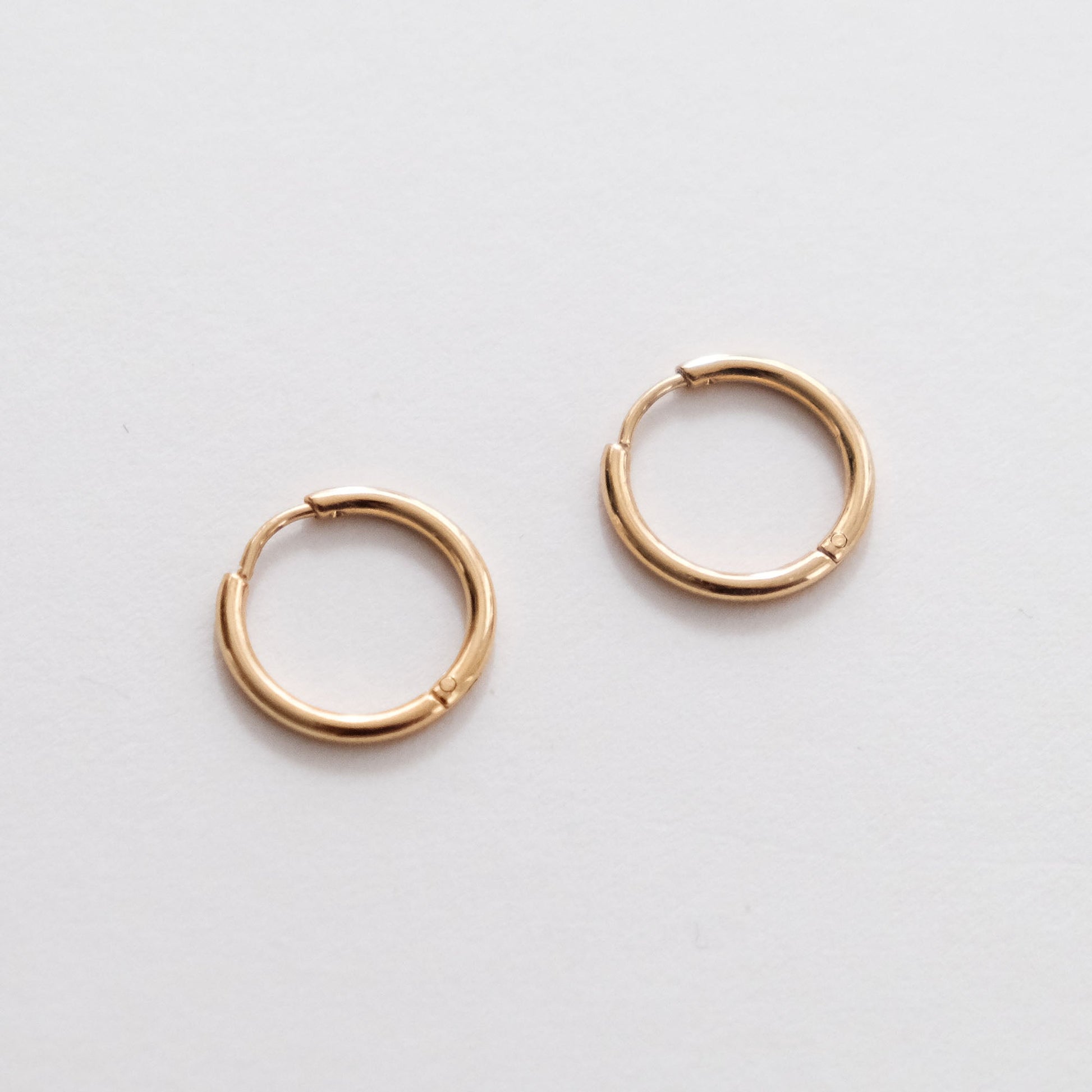 Medium Classic Hoop Earrings Gold - HYE STUDIO