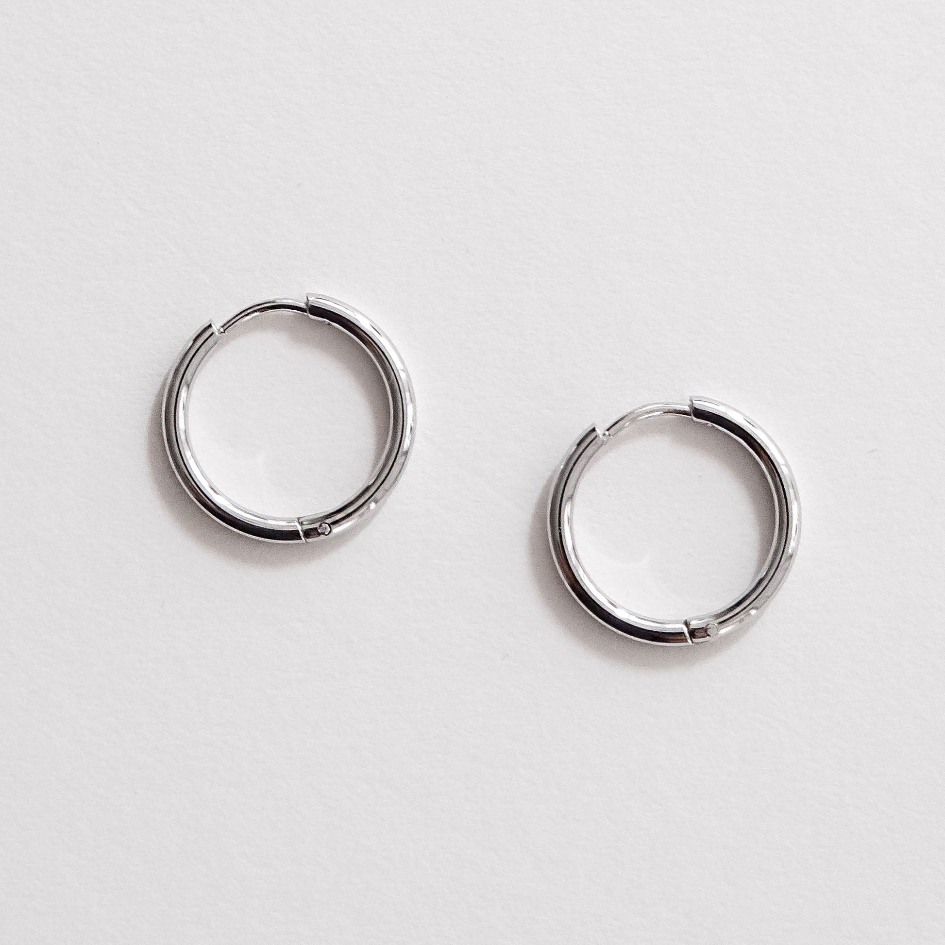 Medium Classic Hoop Earrings Silver - HYE STUDIO