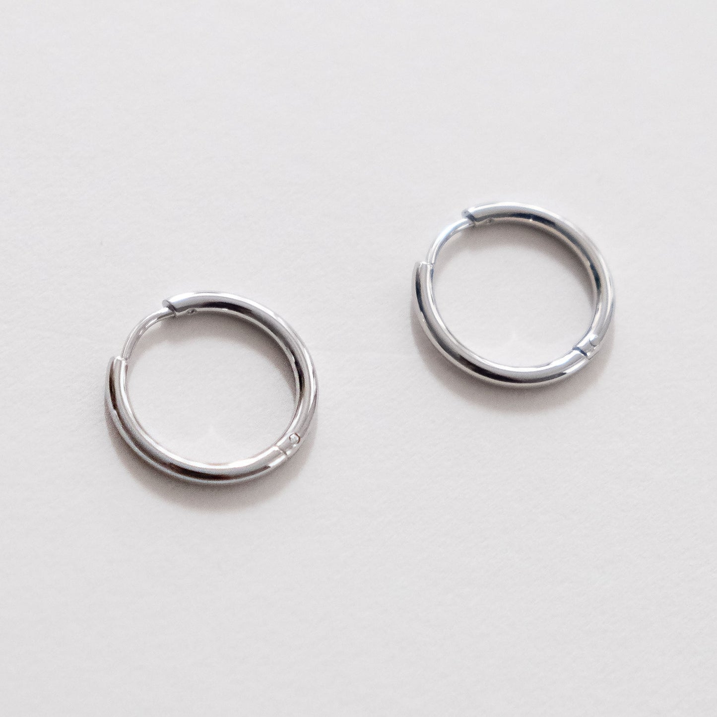 Medium Classic Hoop Earrings Silver - HYE STUDIO