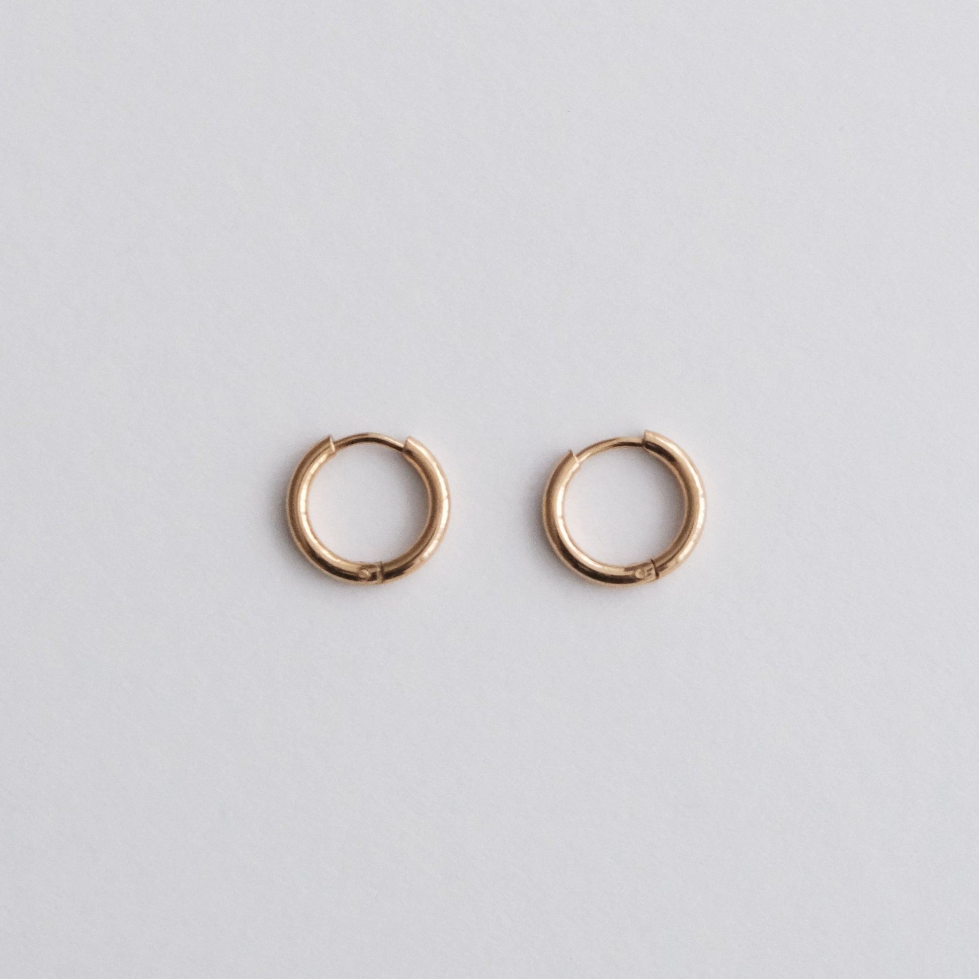 Small Classic Hoop Earrings Gold - HYE STUDIO