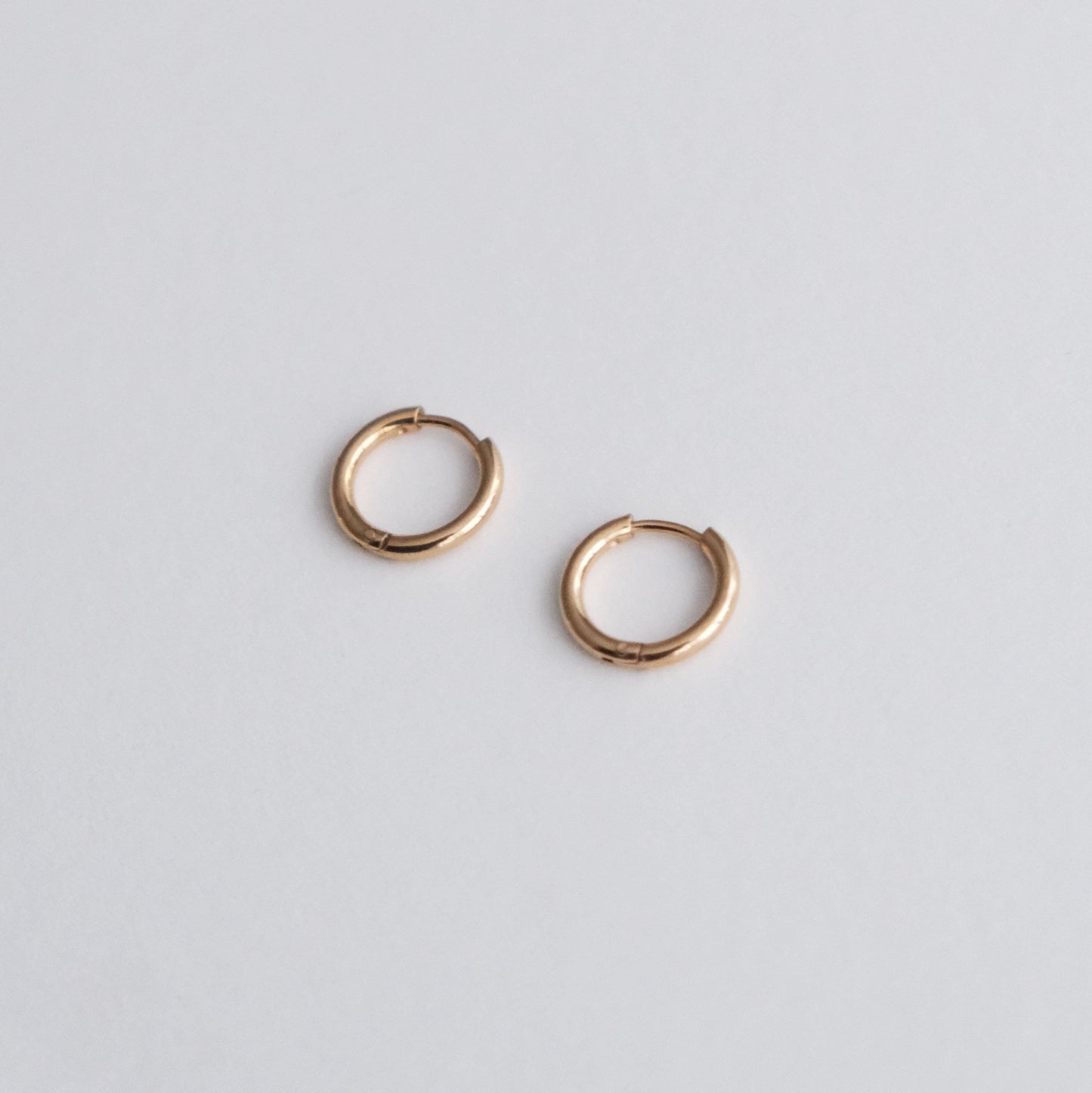 Small Classic Hoop Earrings Gold - HYE STUDIO