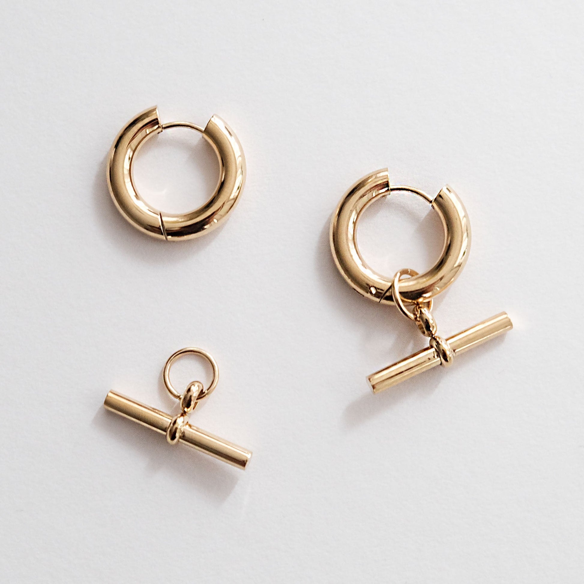 T-Bar Hoop Earrings Gold - HYE STUDIO