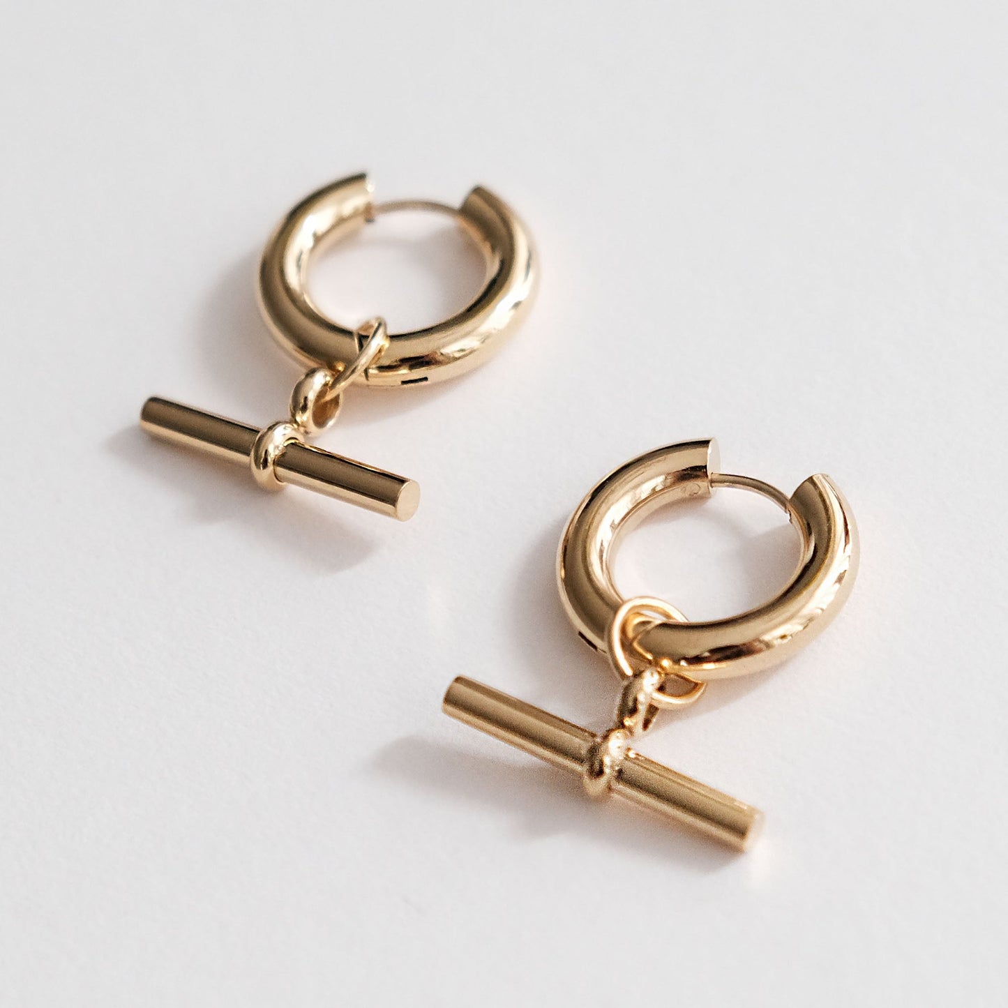 T-Bar Hoop Earrings Gold - HYE STUDIO